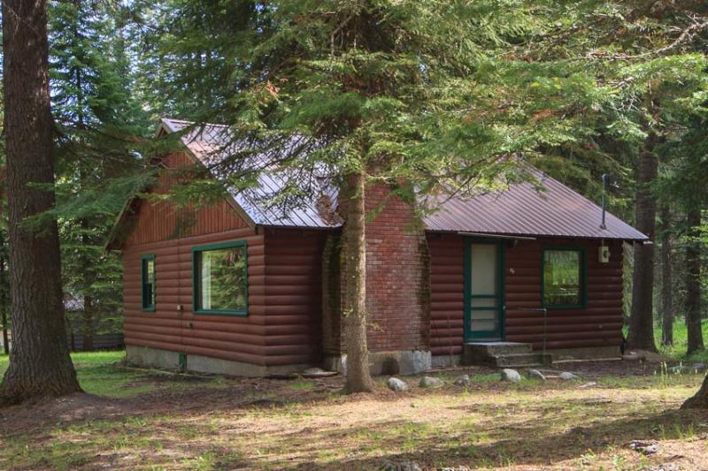 Many of our managed cabins are found in various locations at the south end of Wallowa Lake.